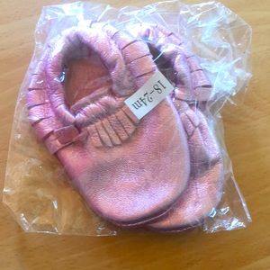 8/15 Metallic pink leather booties